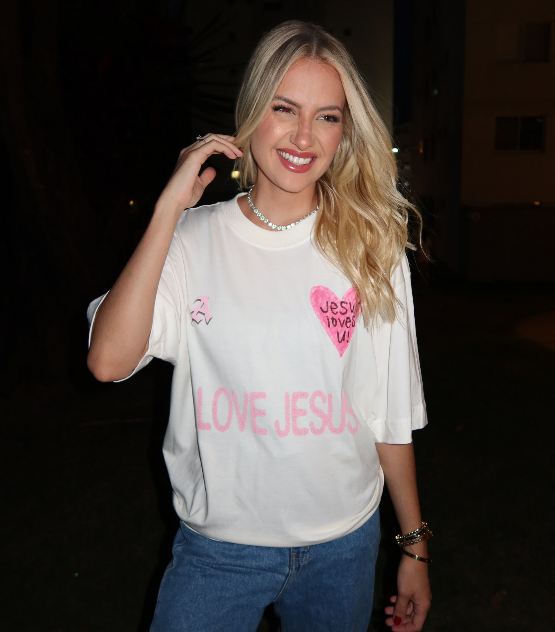 TEE OVERSIZED 'JESUS LOVES U'