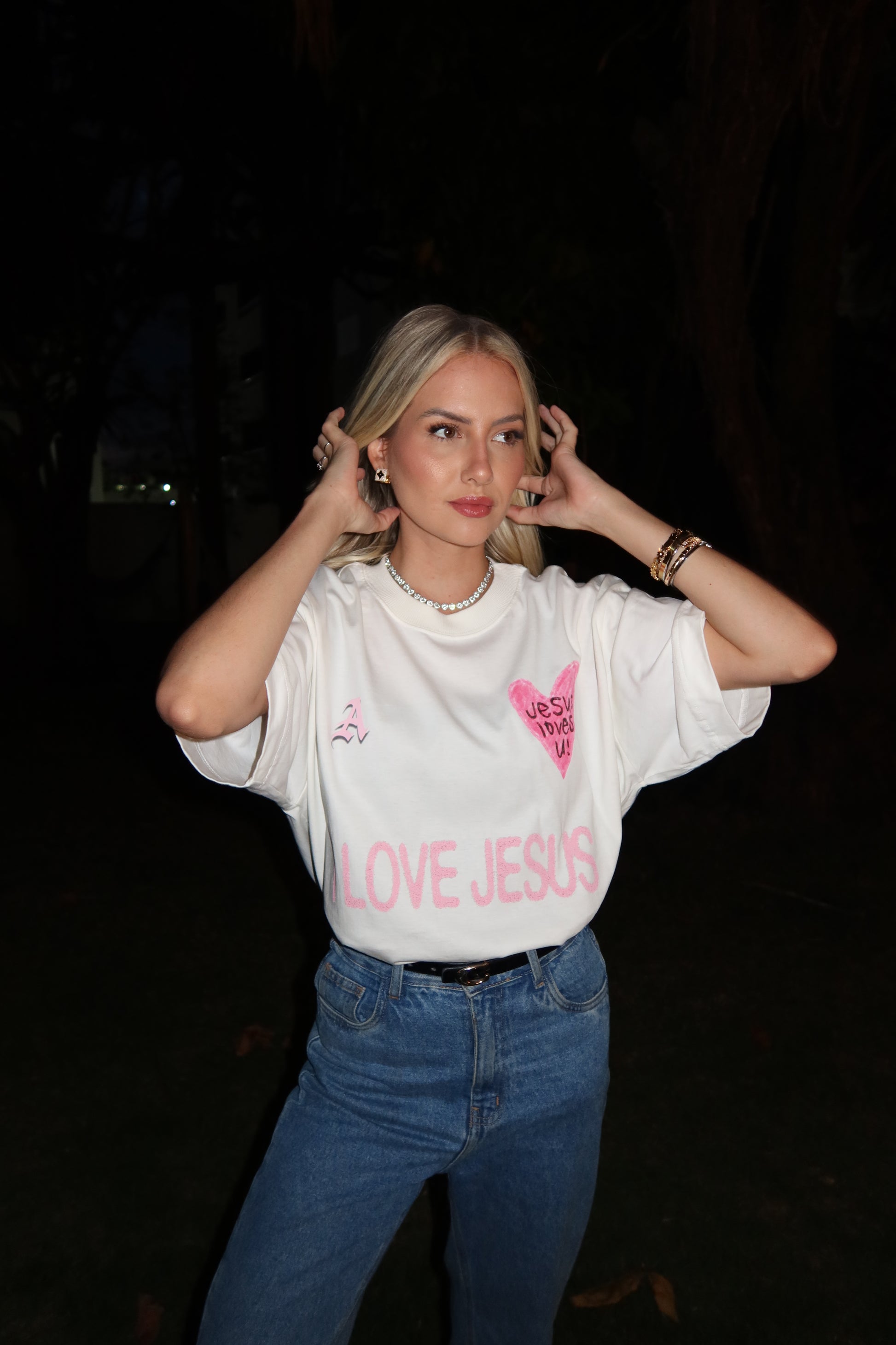 TEE OVERSIZED 'JESUS LOVES U'