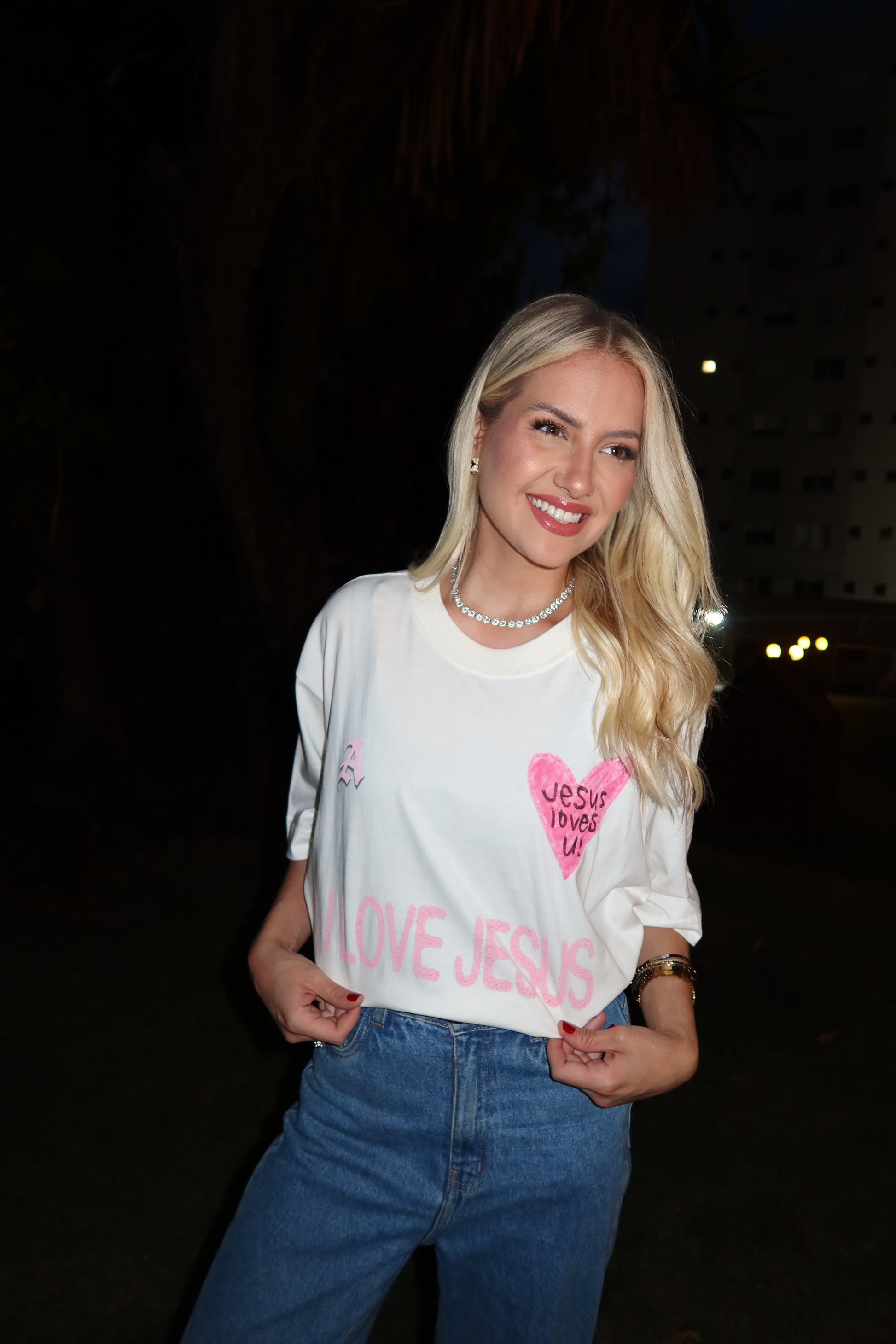 TEE OVERSIZED 'JESUS LOVES U'