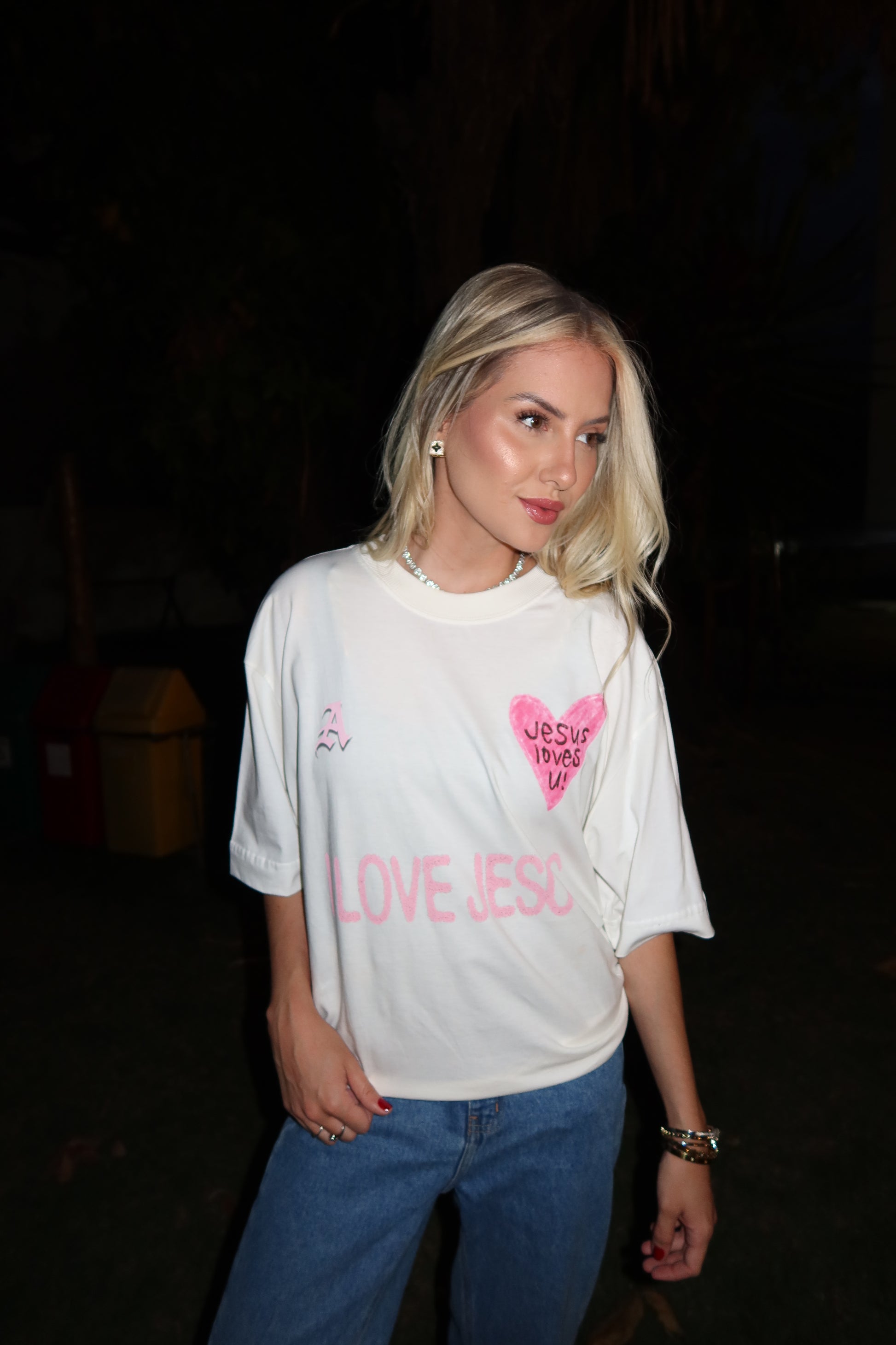 TEE OVERSIZED 'JESUS LOVES U'