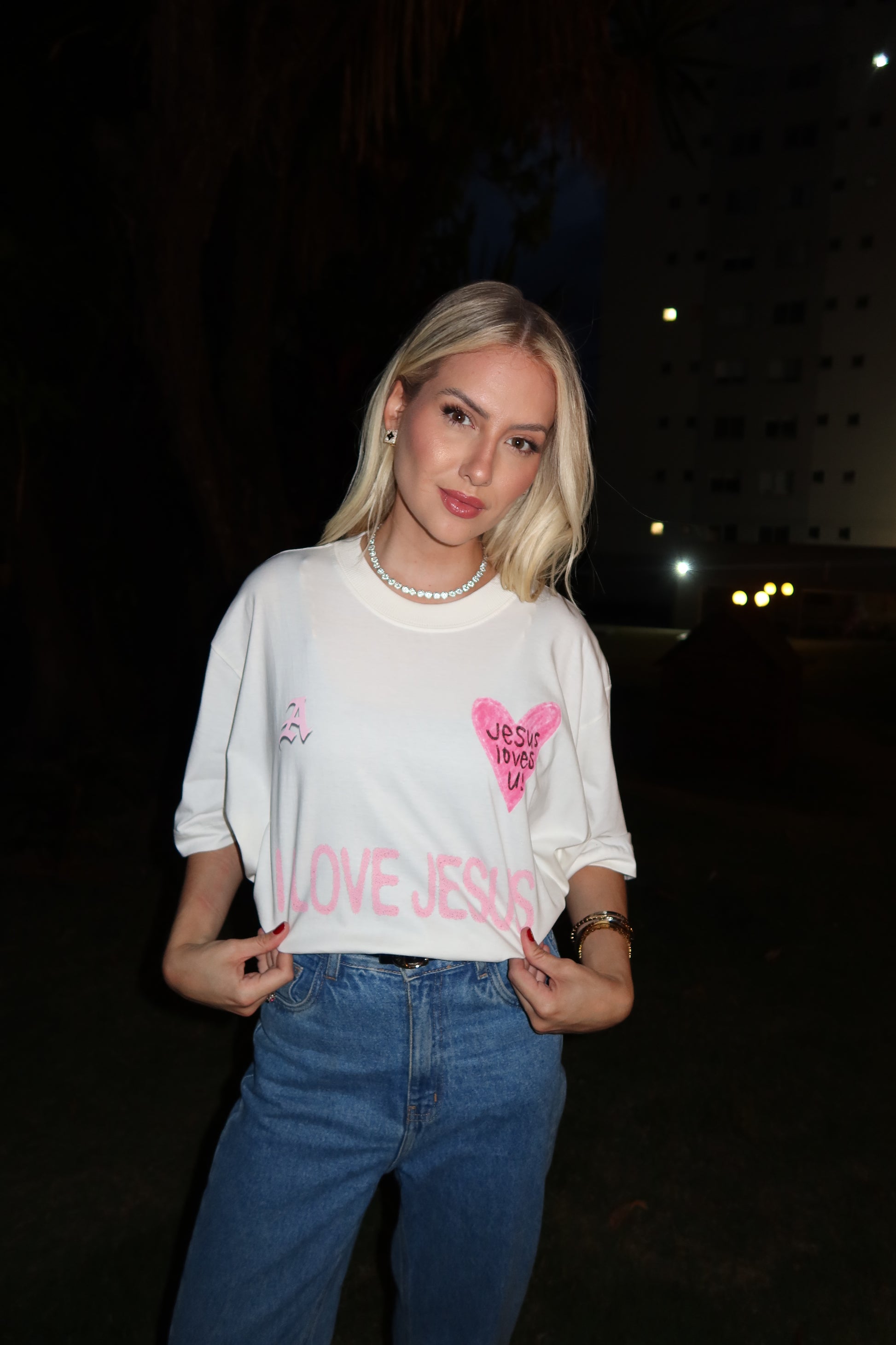 TEE OVERSIZED 'JESUS LOVES U'