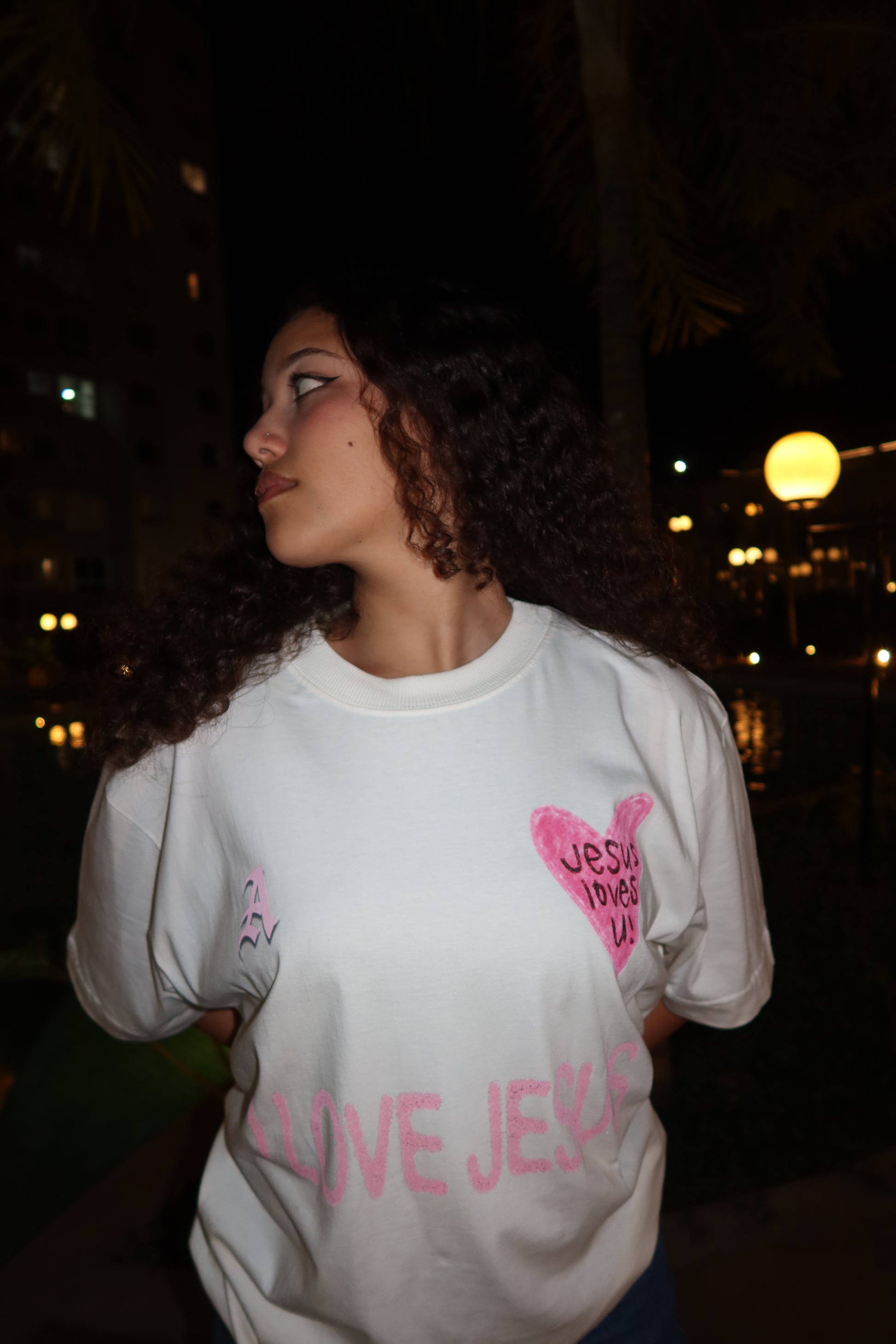 TEE OVERSIZED 'JESUS LOVES U'