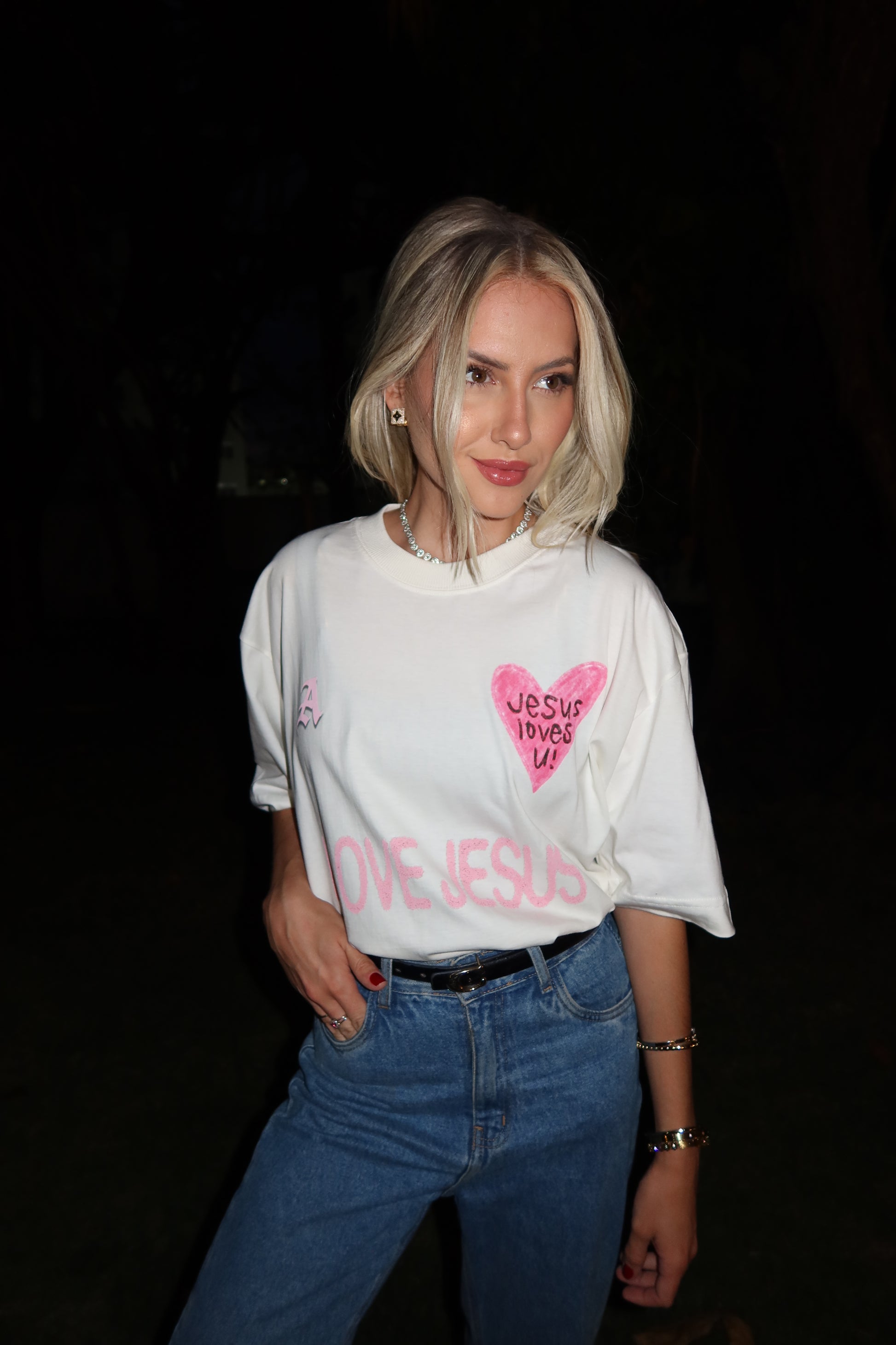 TEE OVERSIZED 'JESUS LOVES U'