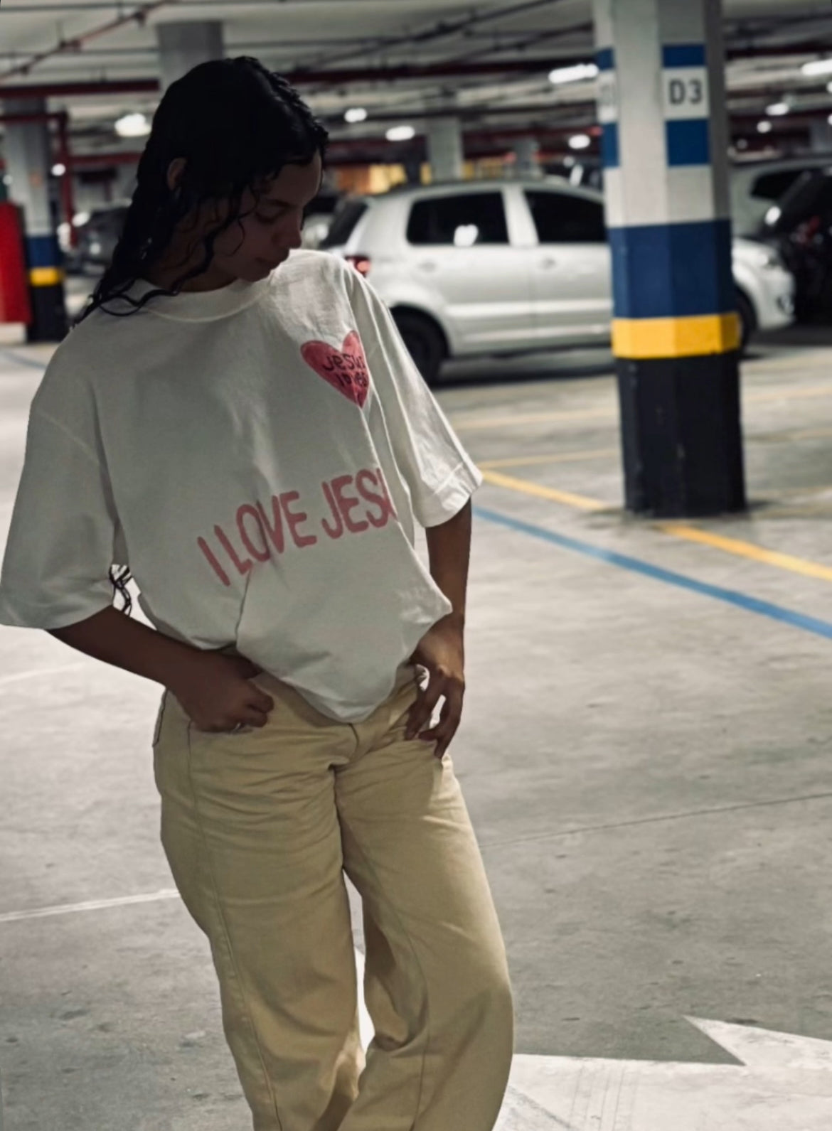 TEE OVERSIZED 'JESUS LOVES U'