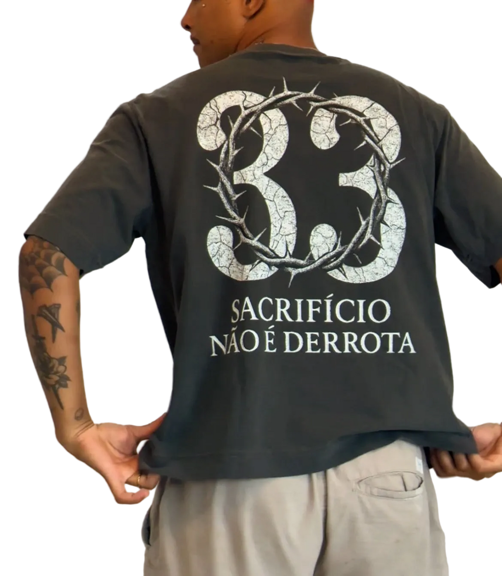 CAMISETA BOXY '33' [FRENTE E COSTAS]