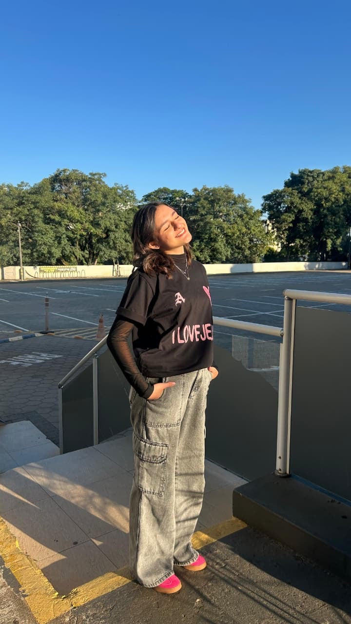 TEE OVERSIZED 'JESUS LOVES U'