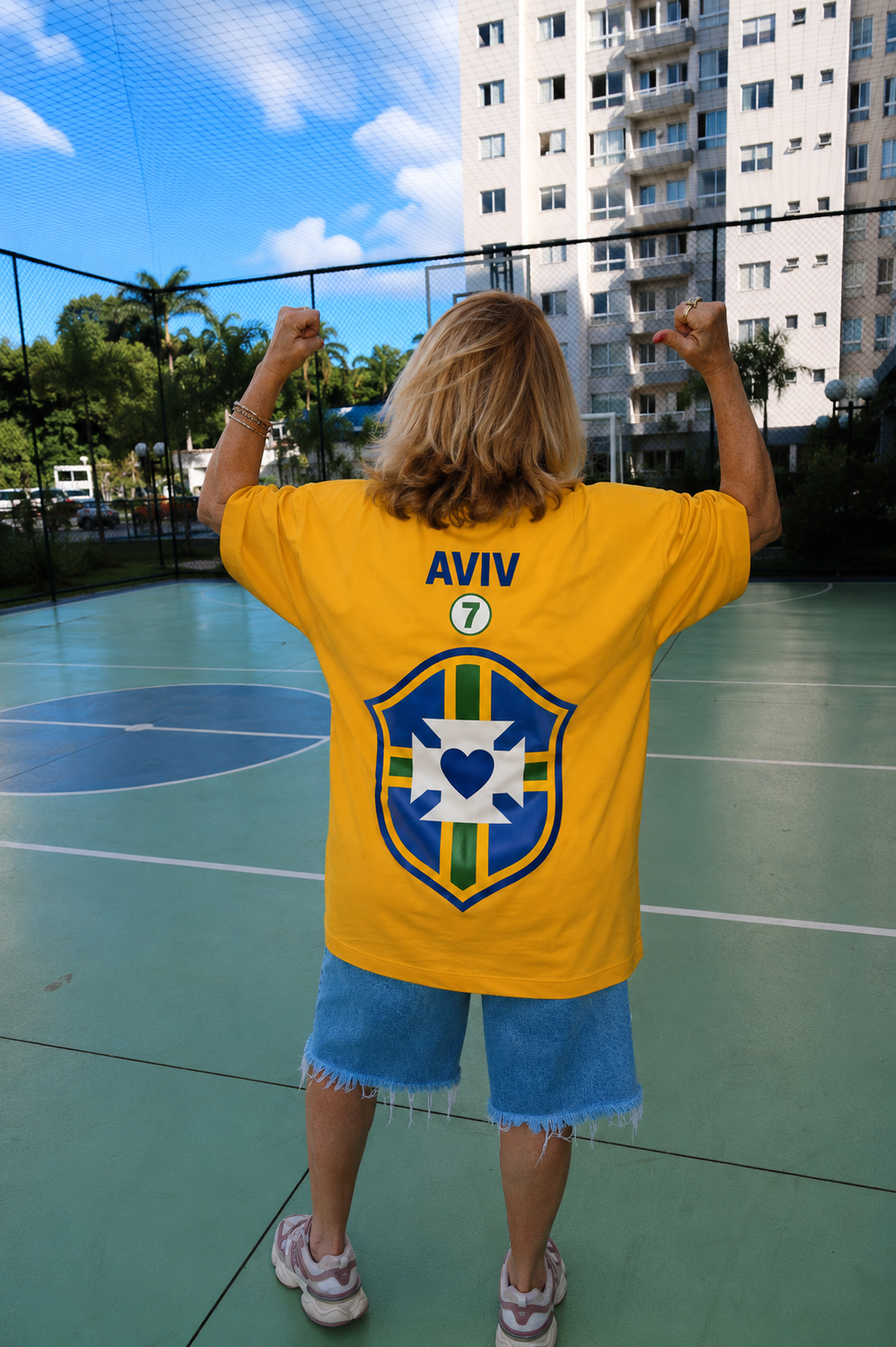 TEE BOXY 'DEUS É BRASILEIRO' - AMARELO ESTONADO