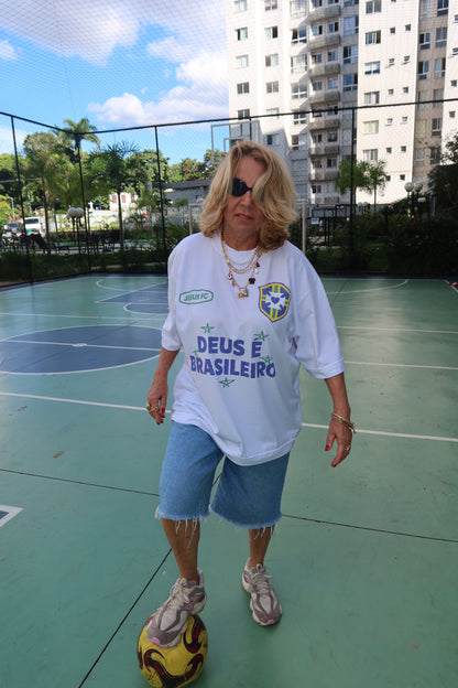 TEE OVERSIZED 'DEUS É BRASILEIRO' - BRANCO
