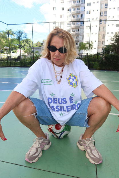 TEE BOXY 'DEUS É BRASILEIRO' - BRANCO