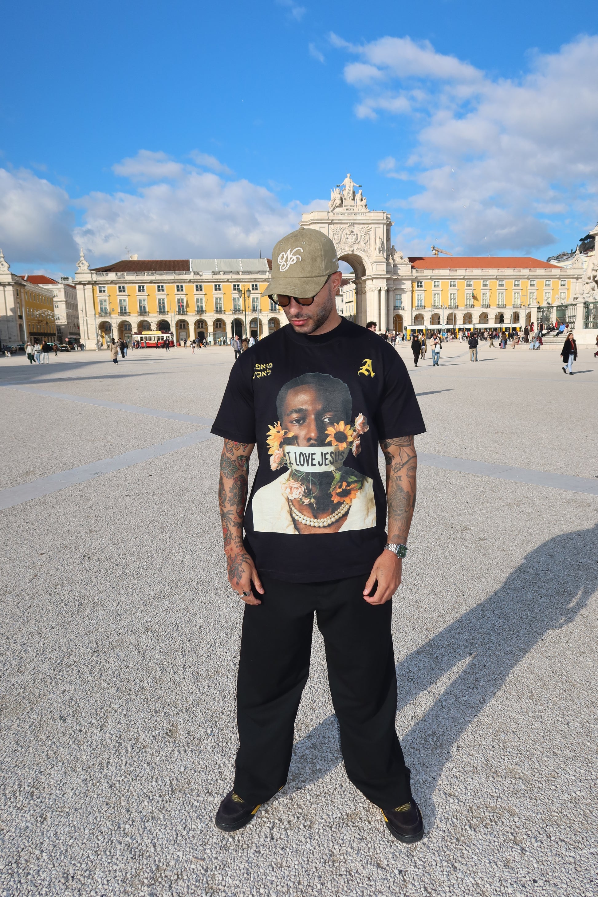 CAMISETA OVERSIZED 'FLORES' [FRENTE]