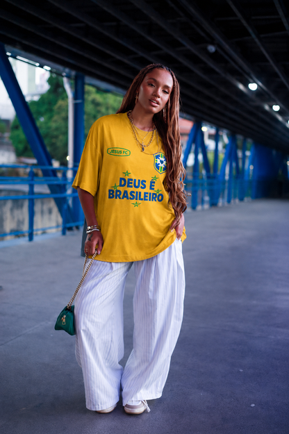 TEE BOXY 'DEUS É BRASILEIRO' - AMARELO ESTONADO
