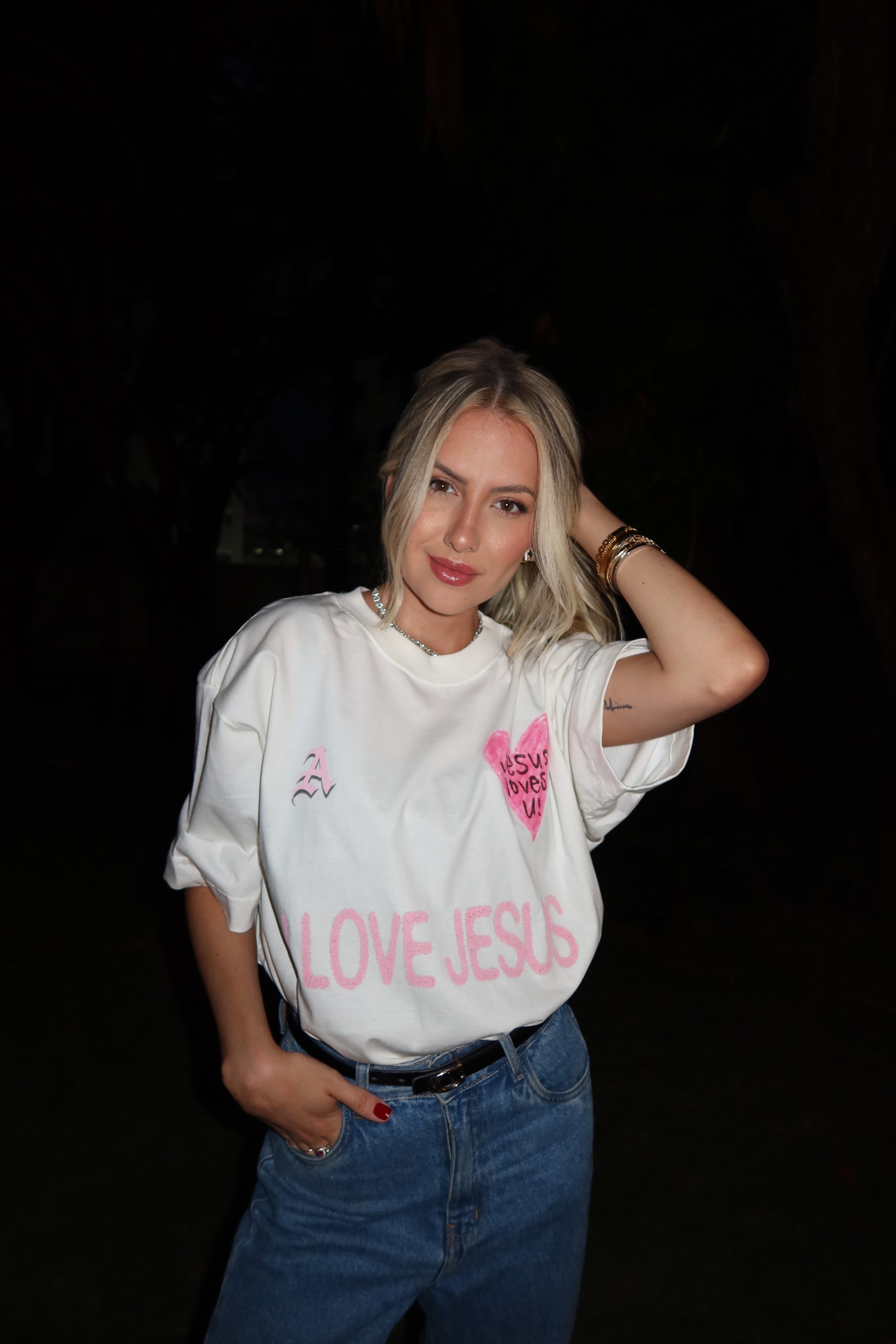 TEE OVERSIZED 'JESUS LOVES U'