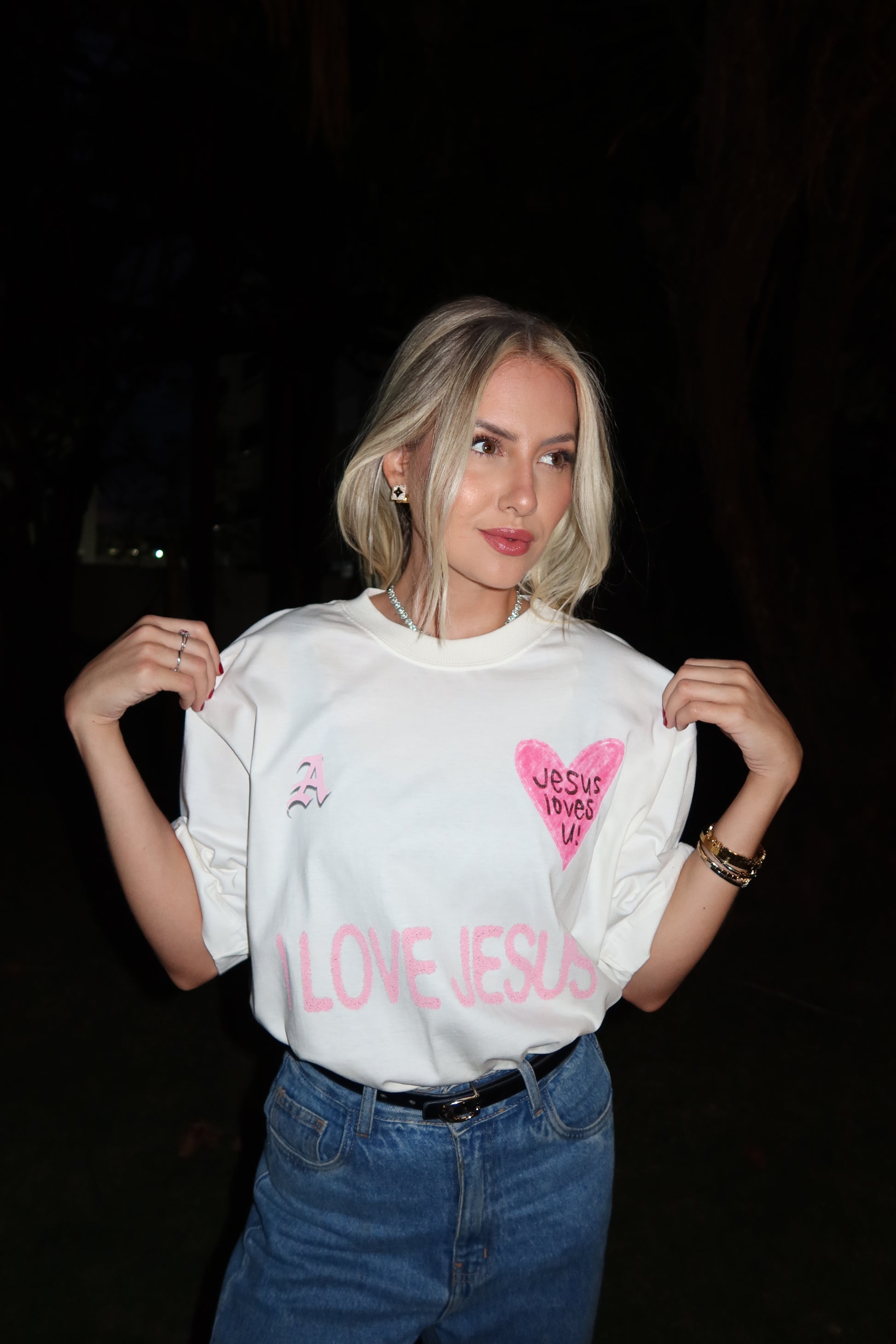 TEE OVERSIZED 'JESUS LOVES U'
