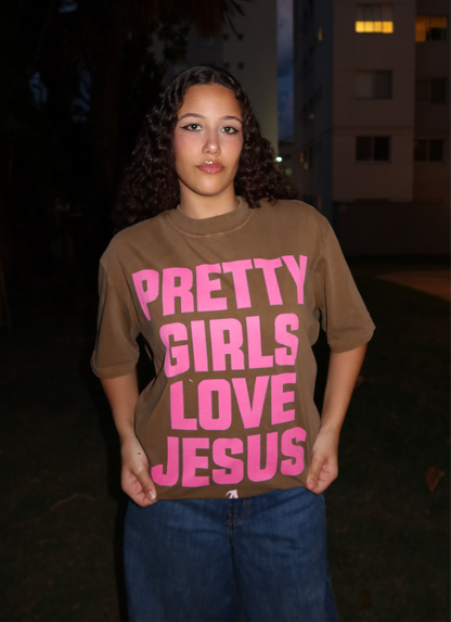 TEE OVERSIZED 'PRETTY GIRLS - INGLÊS'