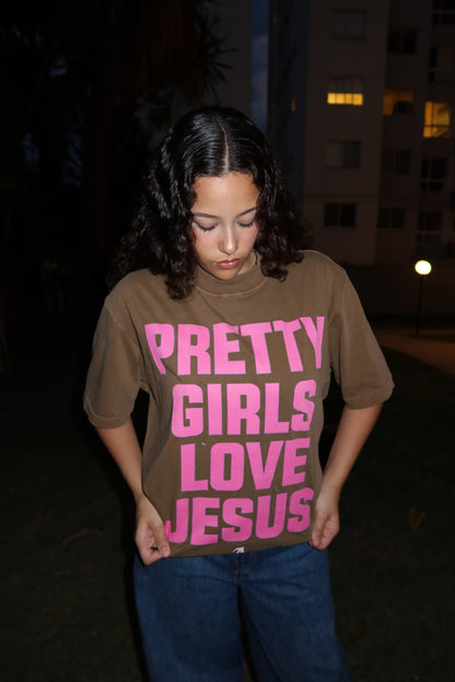 TEE OVERSIZED 'PRETTY GIRLS - INGLÊS'