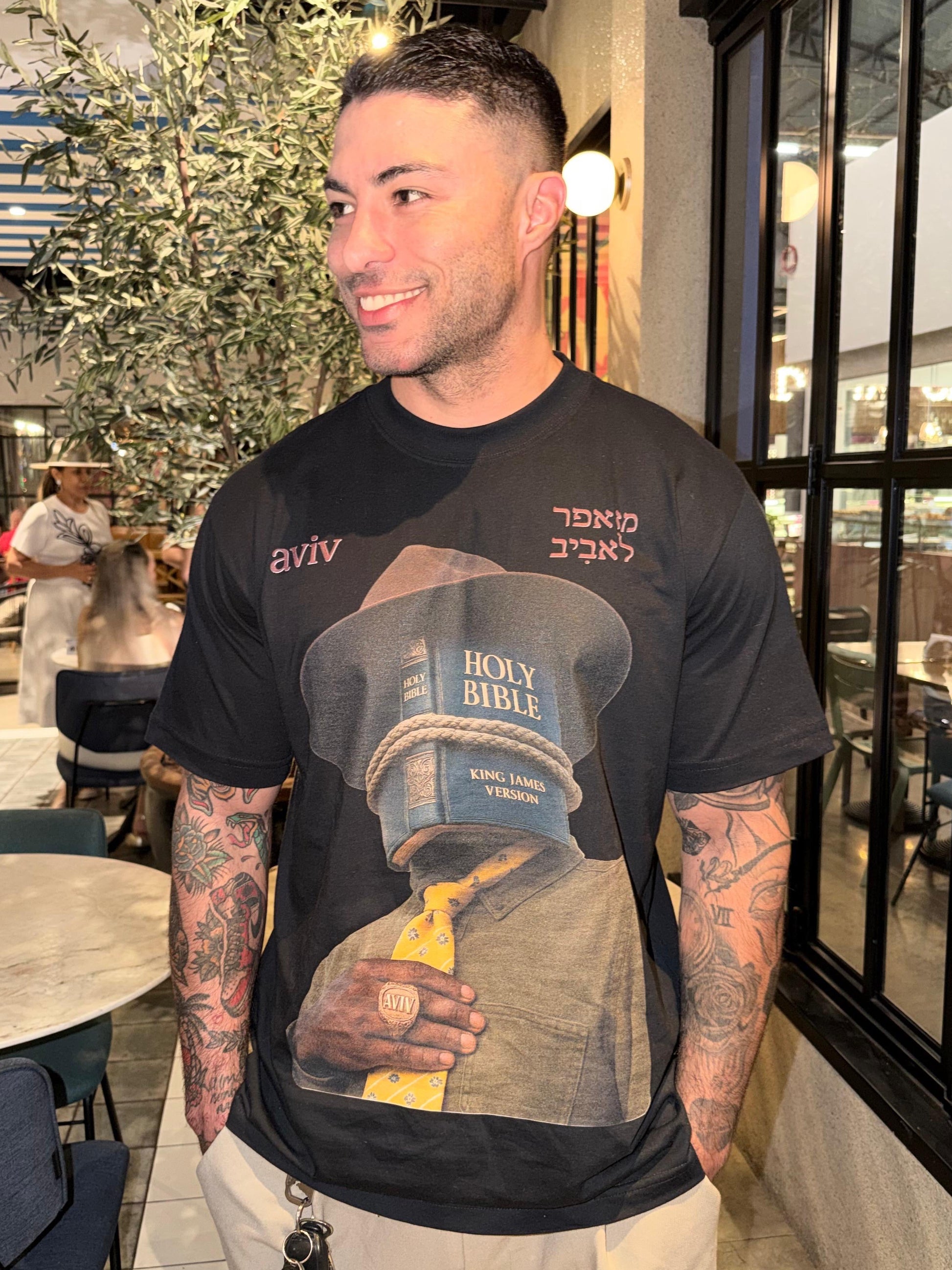 CAMISETA OVERSIZED 'BIBLE FACE' [FRENTE]