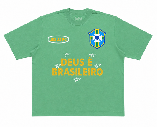 TEE BOXY 'DEUS É BRASILEIRO' - VERDE ESTONADO