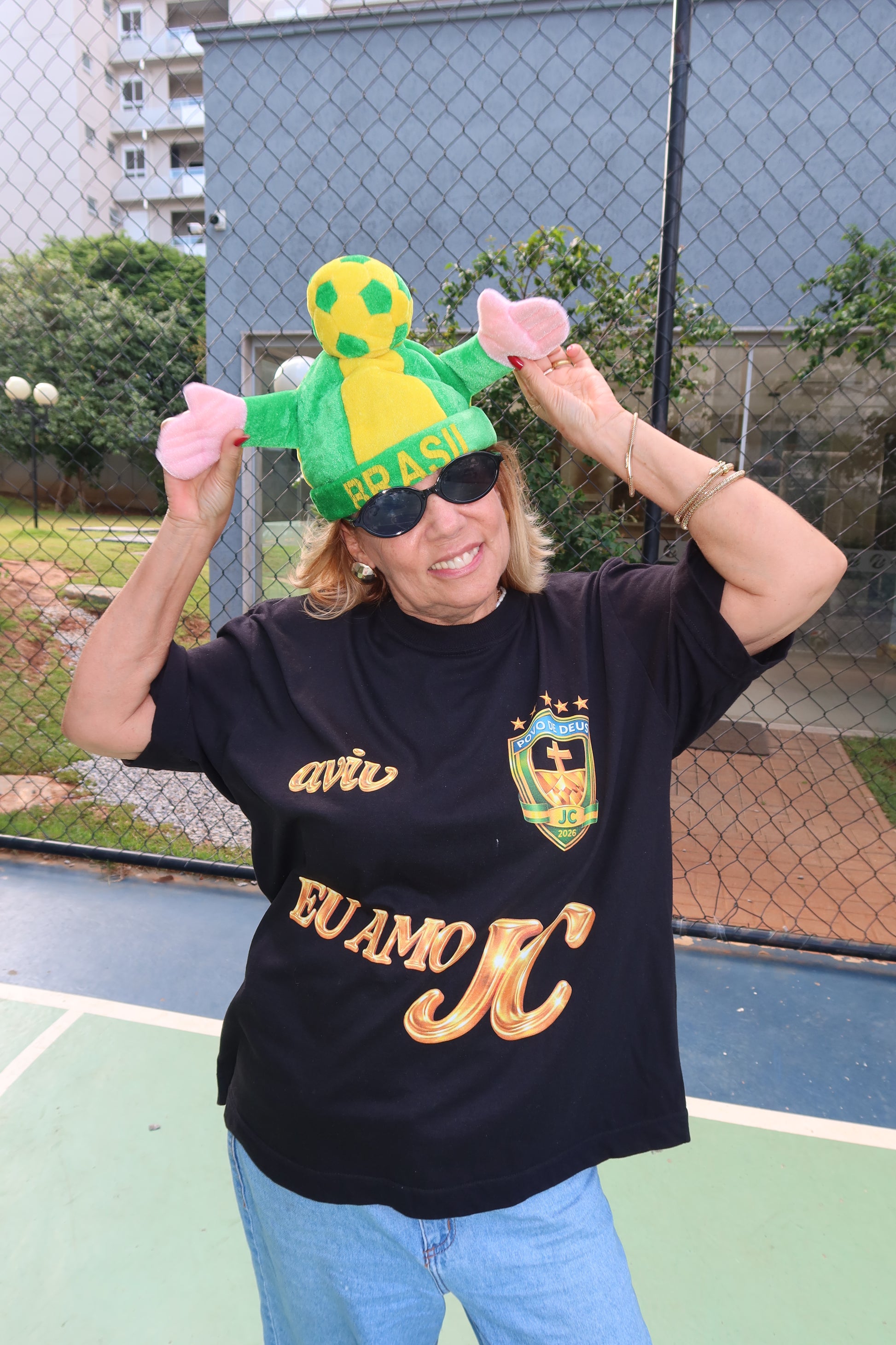 TEE BOXY 'JESUS FC - DOURADO'