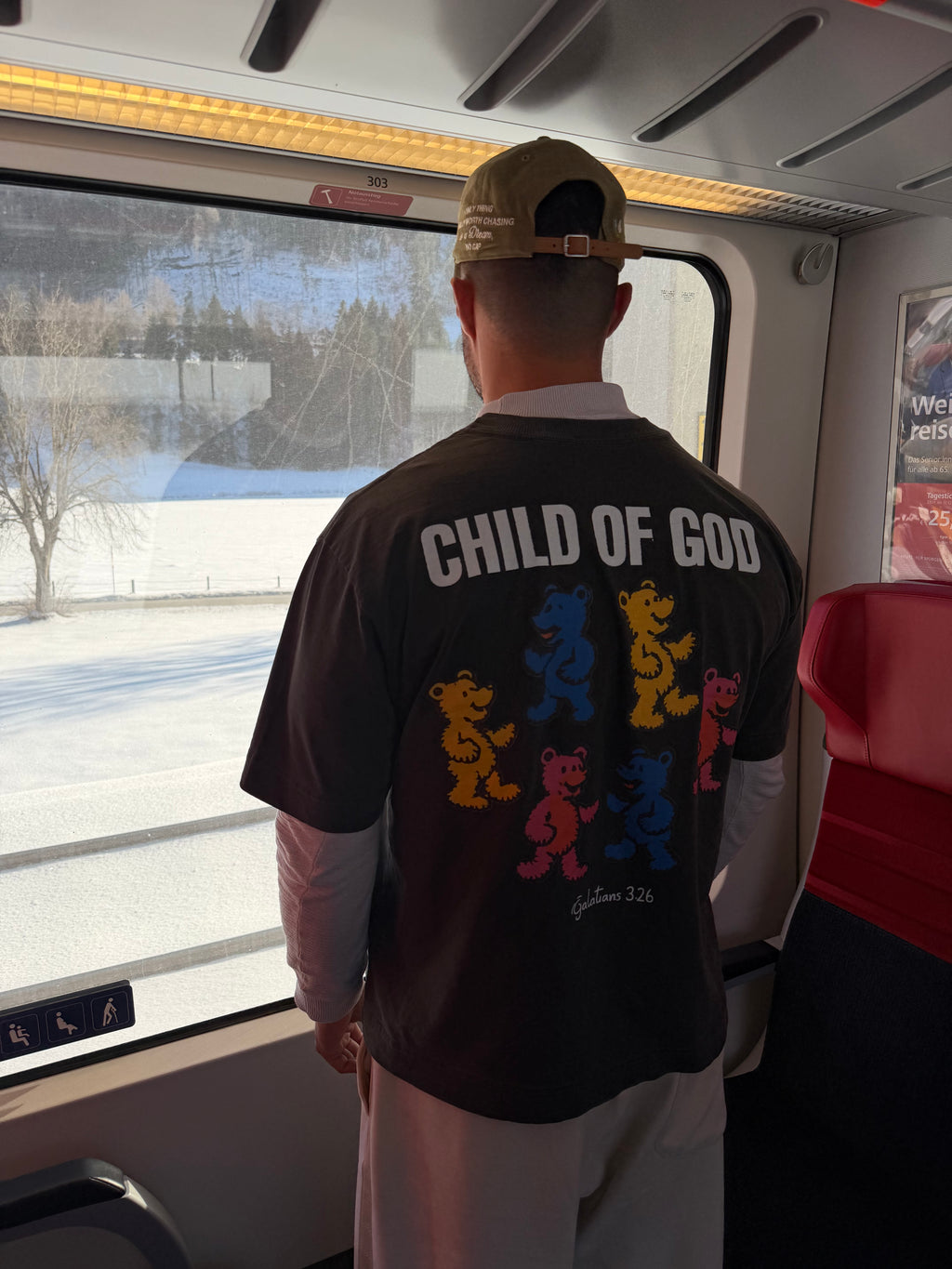 CAMISETA BOXY ‘FILHOS DE DEUS’ [FRENTE E COSTAS]