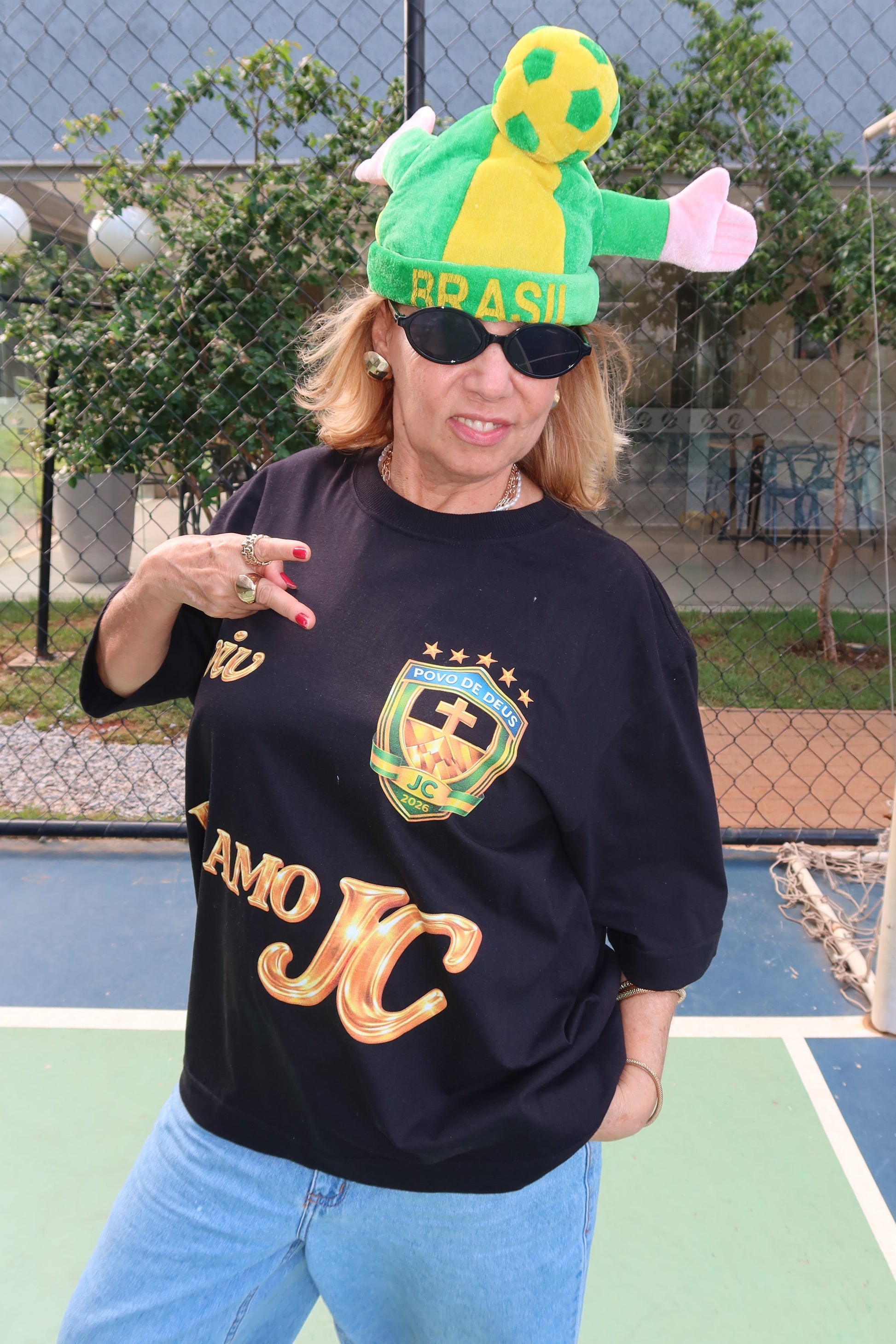 TEE BOXY 'JESUS FC - DOURADO'