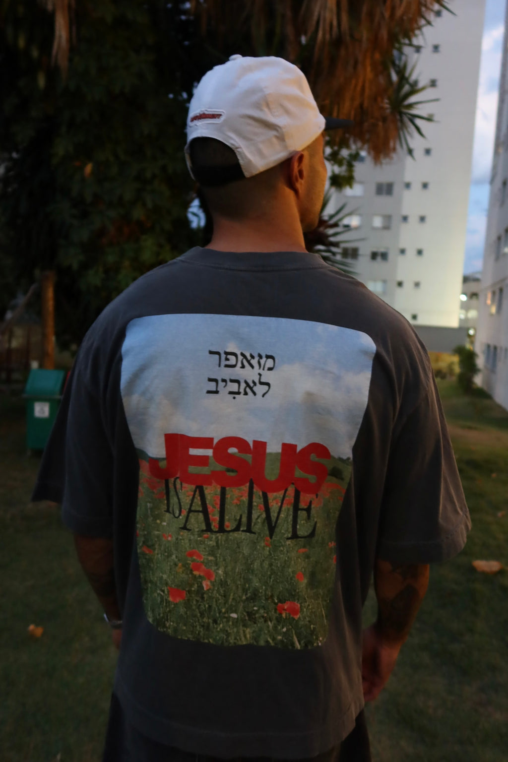 TEE BOXY 'JESUS IS ALIVE'