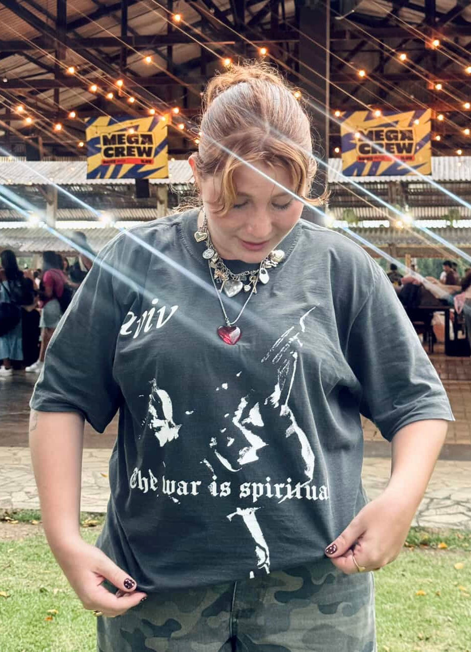 CAMISETA BOXY 'WAR' [FRENTE]