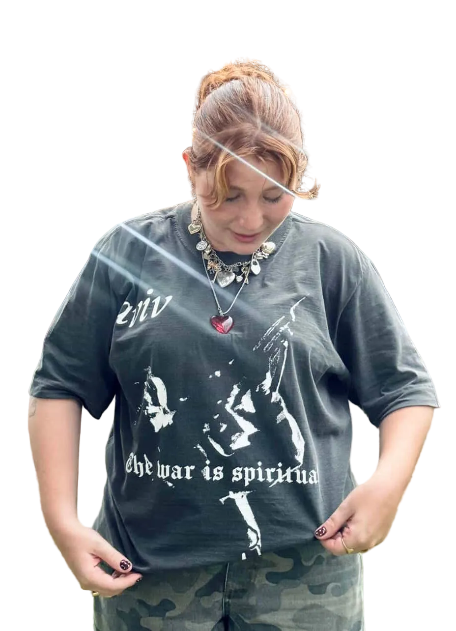 CAMISETA BOXY 'WAR' [FRENTE]