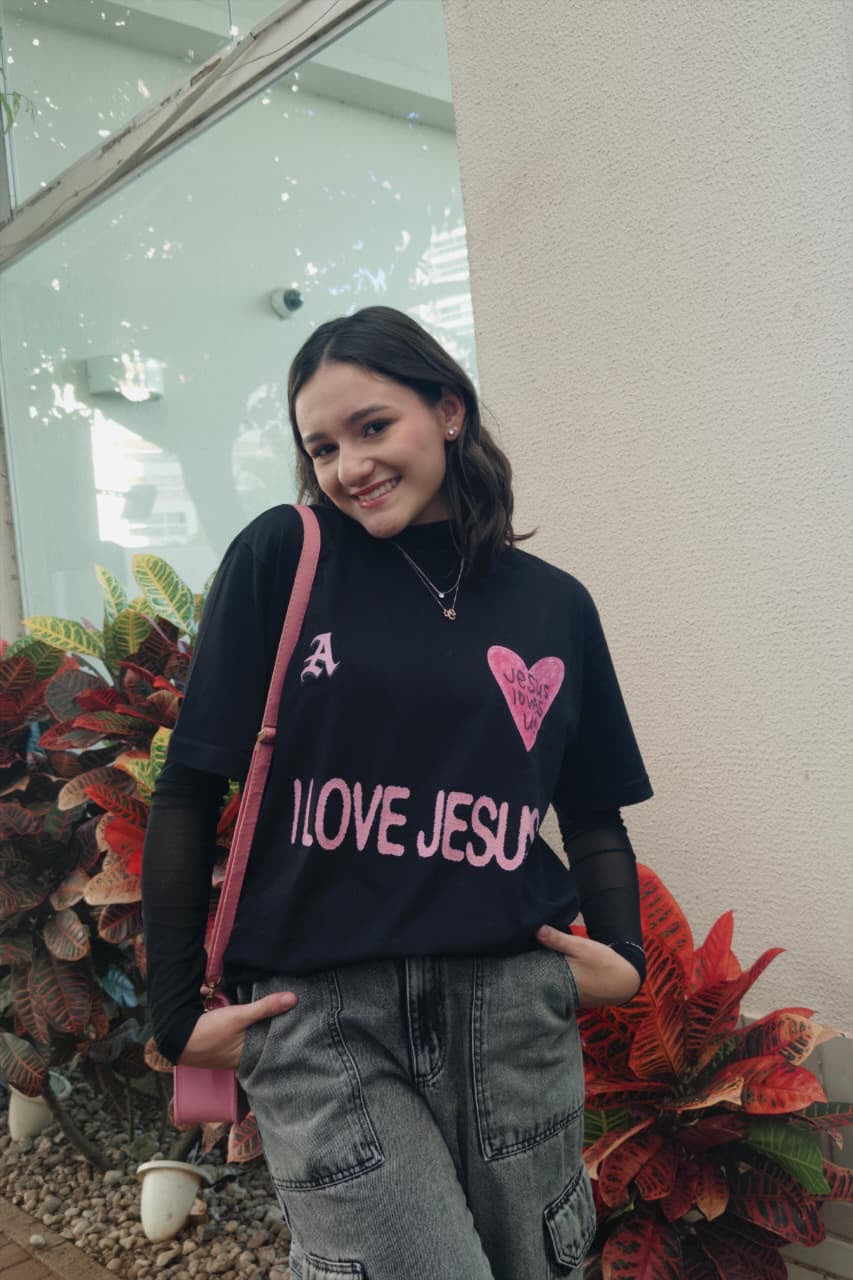 TEE OVERSIZED 'JESUS LOVES U'