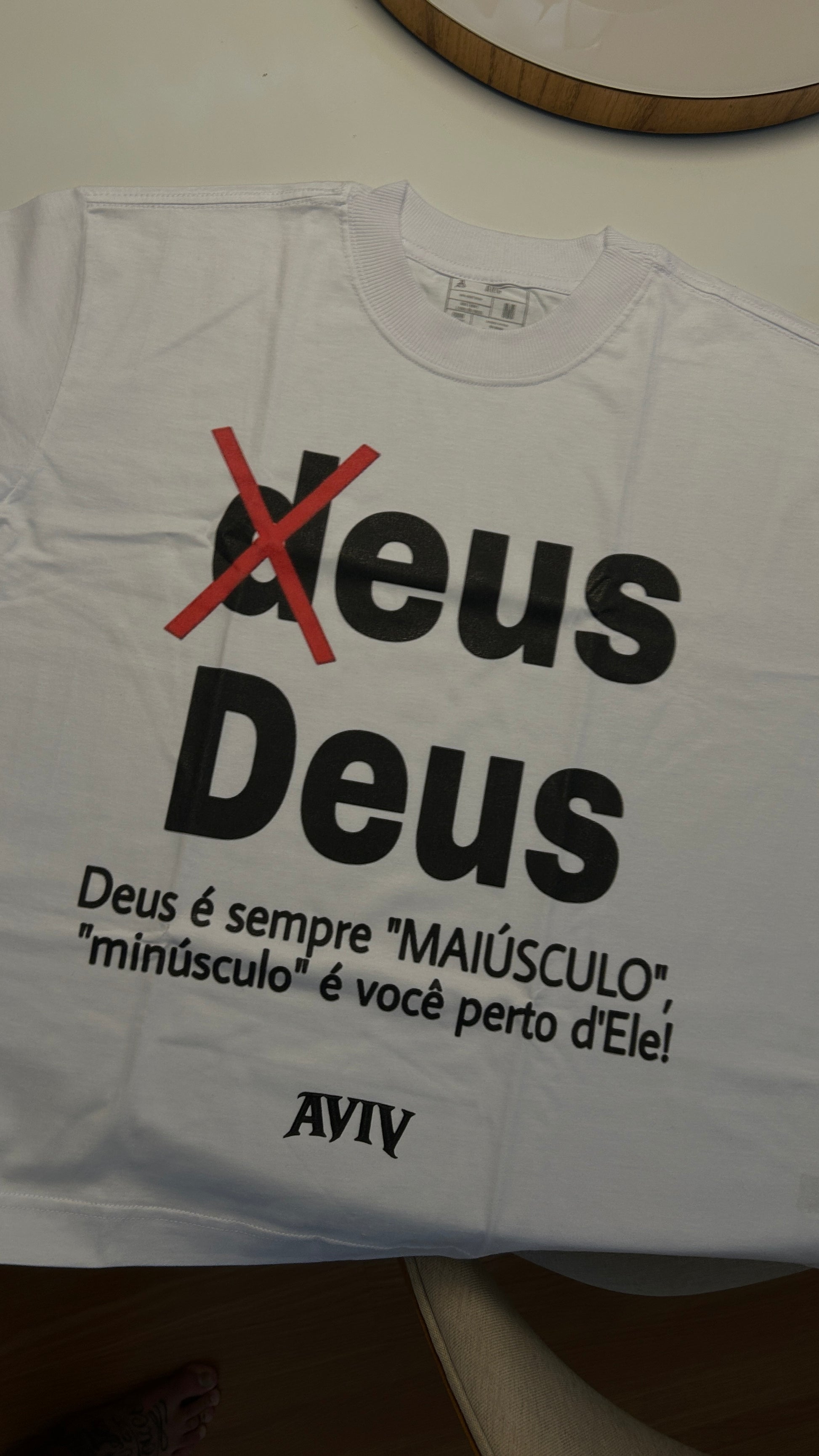 CAMISETA BOXY 'MAIÚSCULO' [FRENTE]