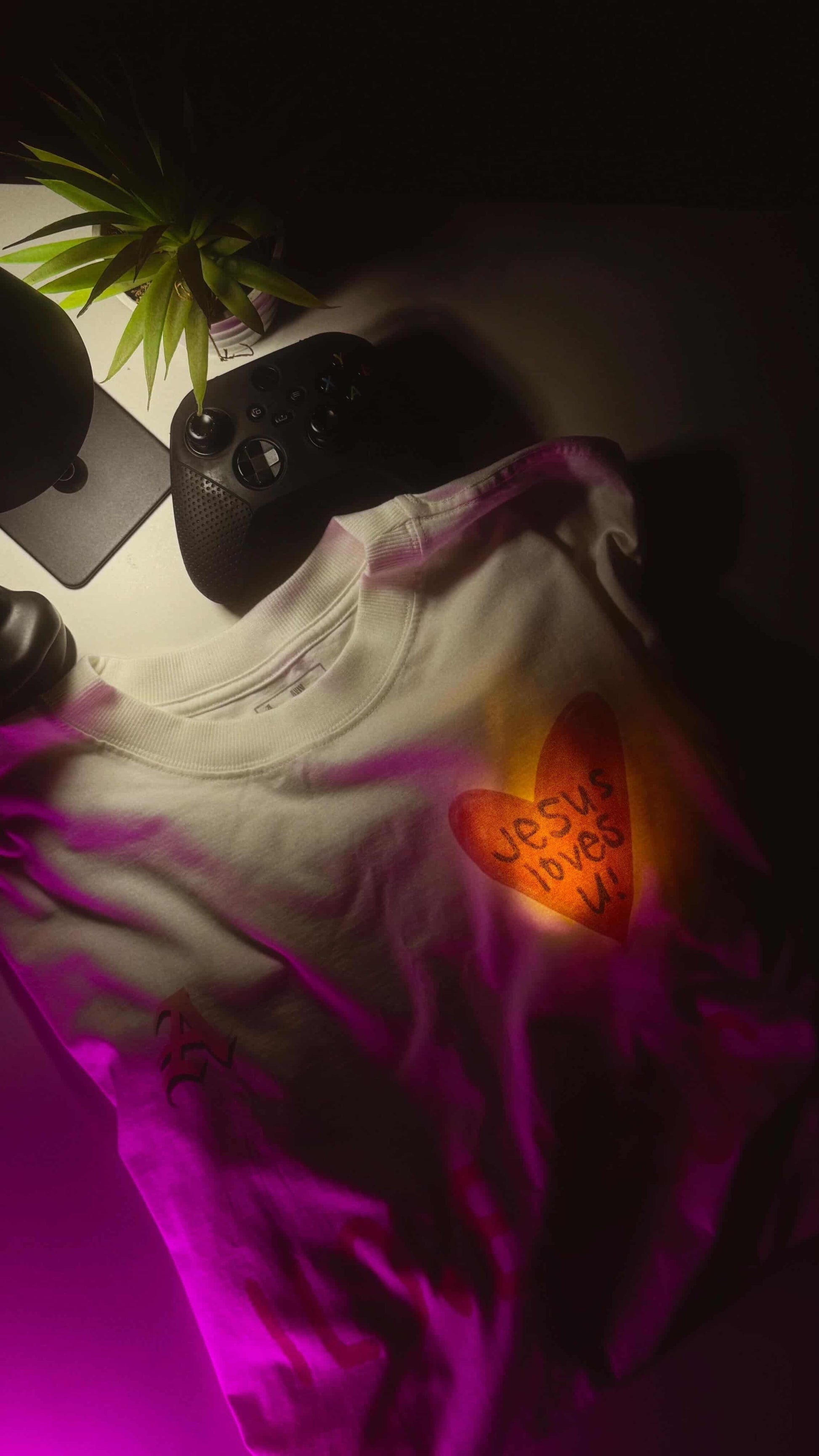 TEE OVERSIZED 'JESUS LOVES U'