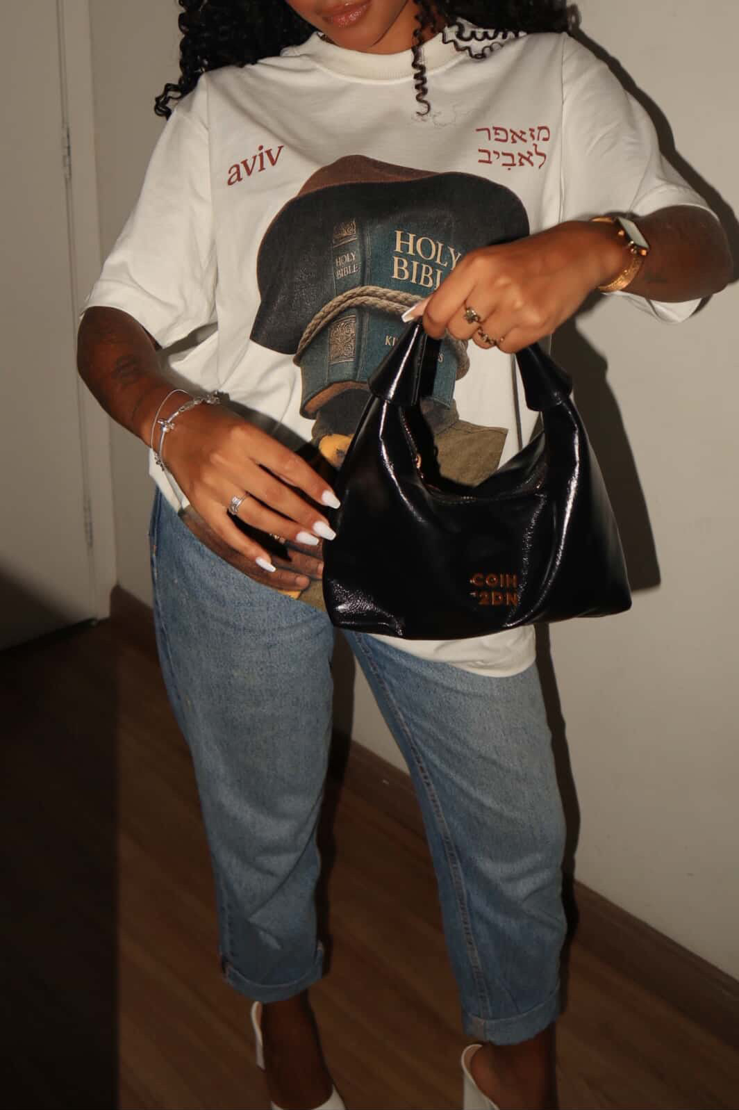 CAMISETA BOXY 'BIBLE FACE' [FRENTE]