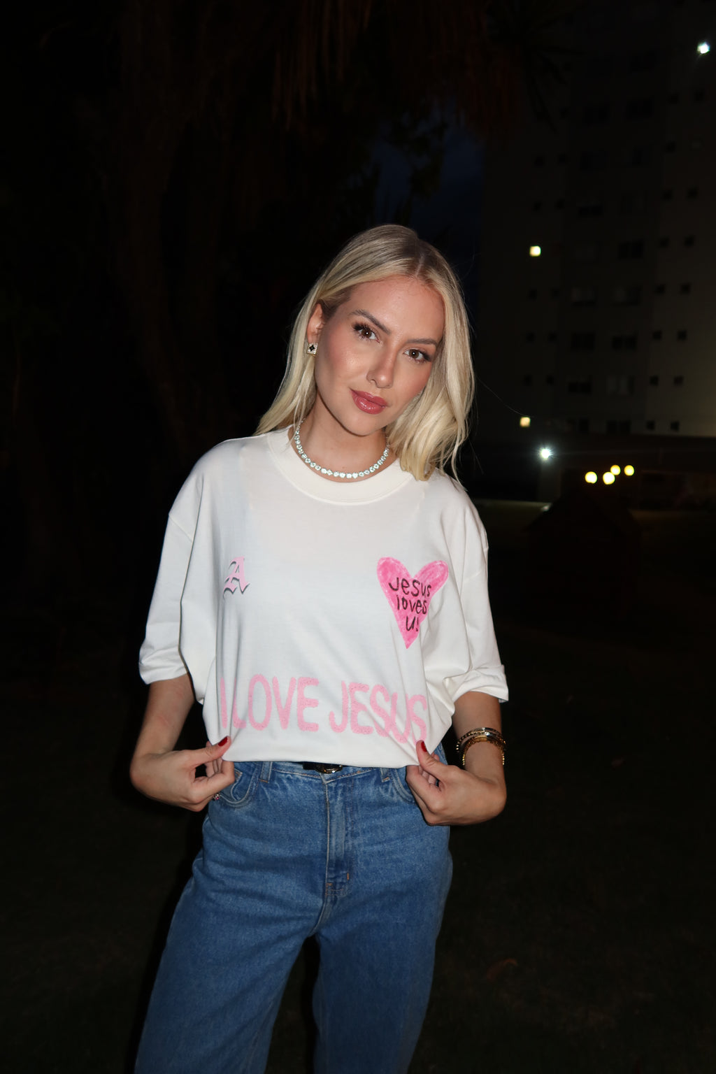 TEE OVERSIZED 'JESUS LOVES U'