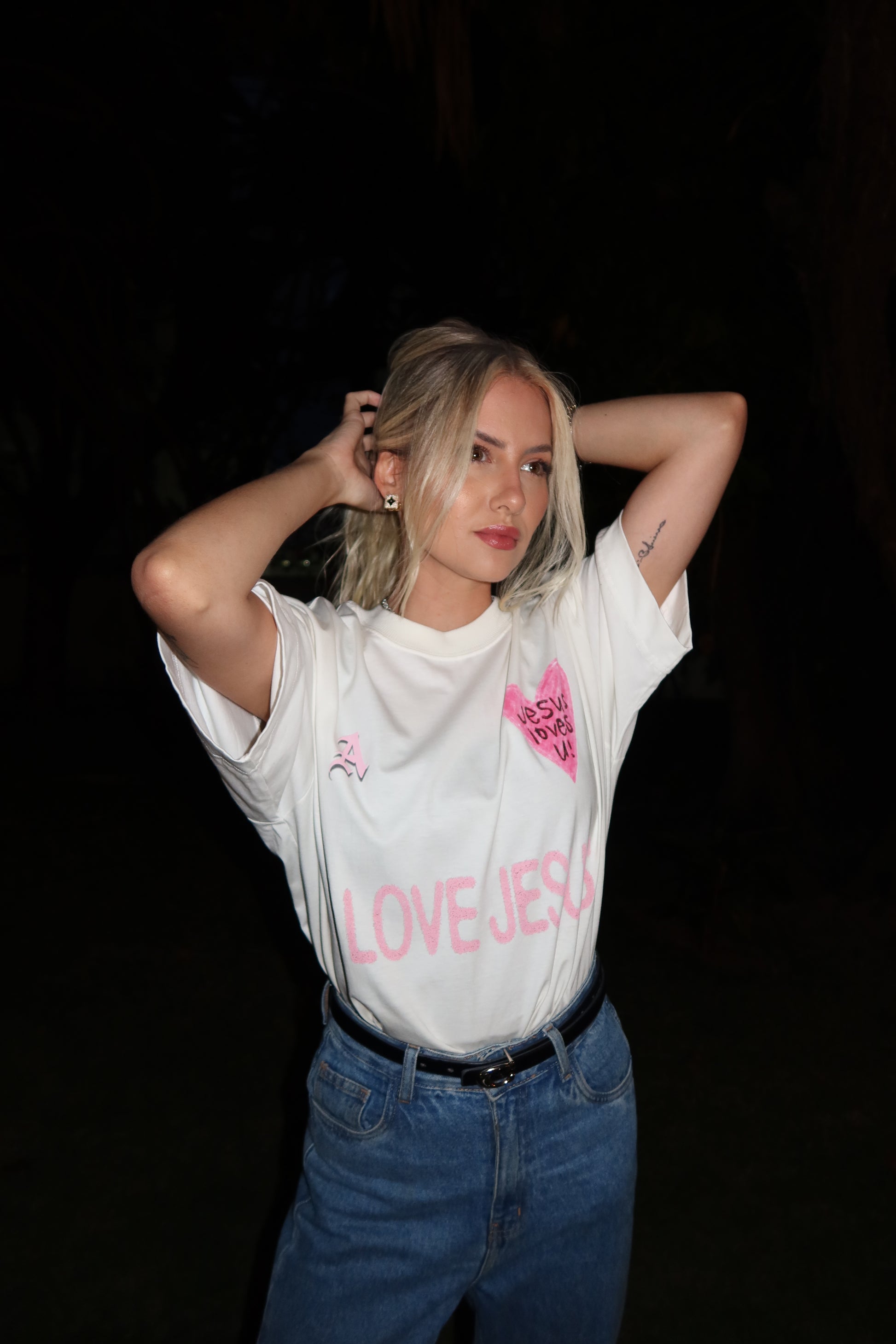 TEE OVERSIZED 'JESUS LOVES U'