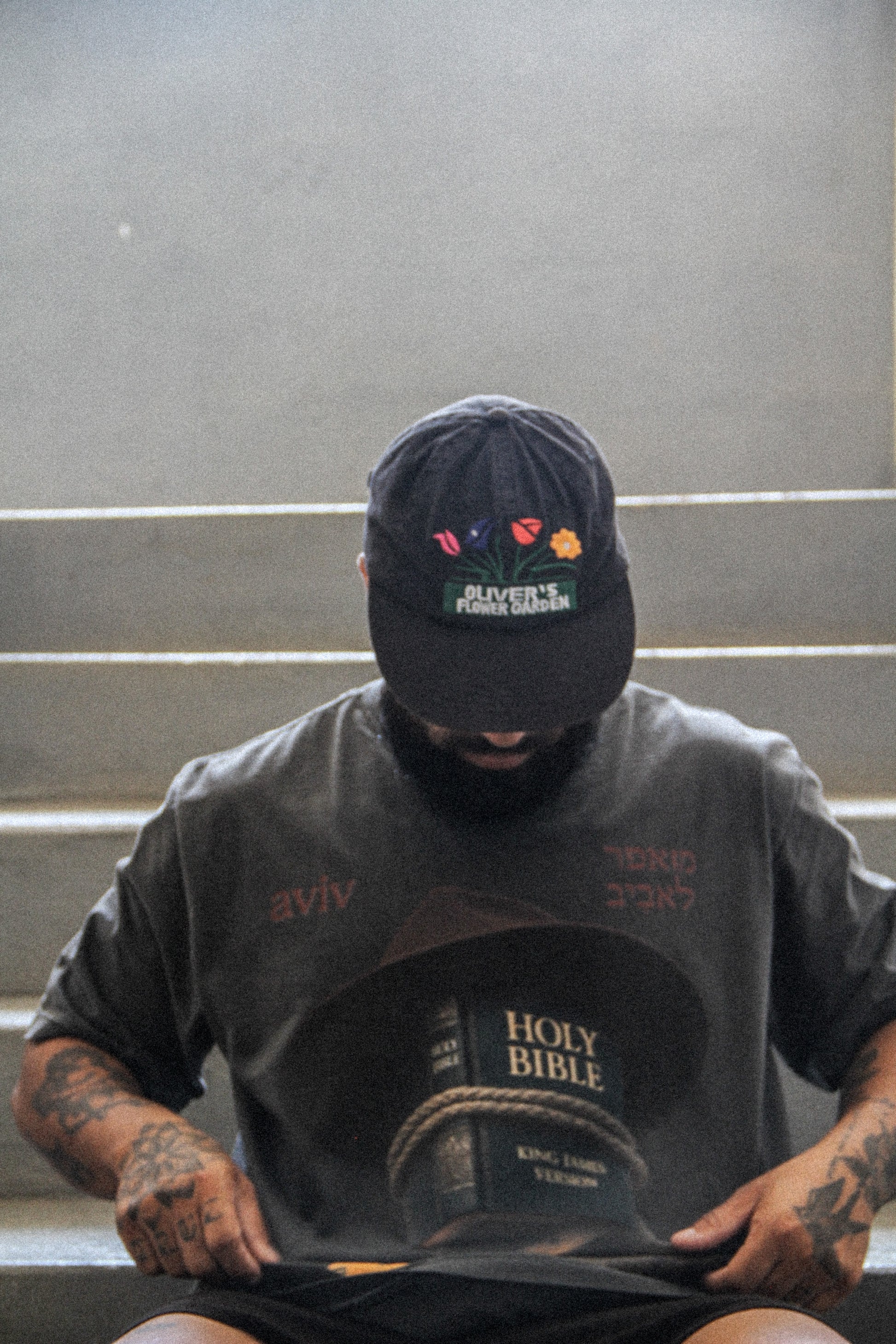 CAMISETA OVERSIZED 'BIBLE FACE' [FRENTE]