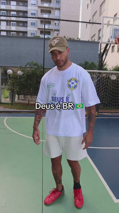 TEE BOXY 'DEUS É BRASILEIRO' - BRANCO
