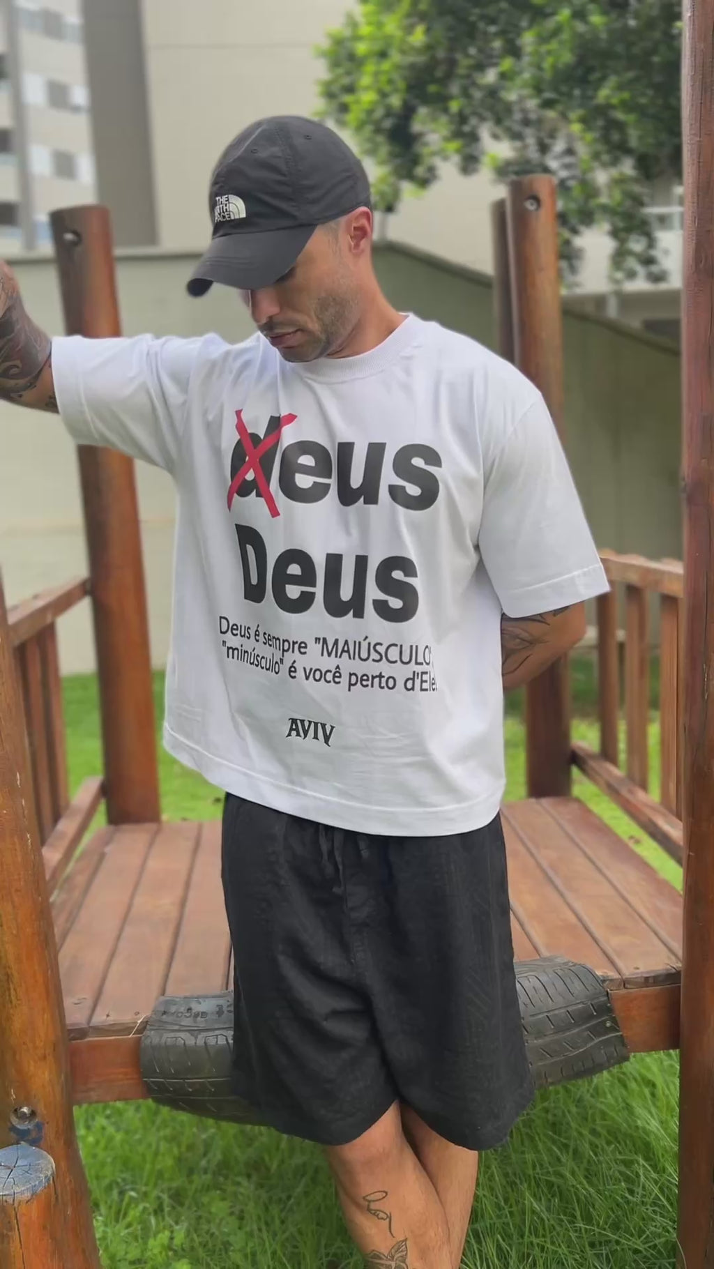 CAMISETA BOXY 'MAIÚSCULO' [FRENTE]