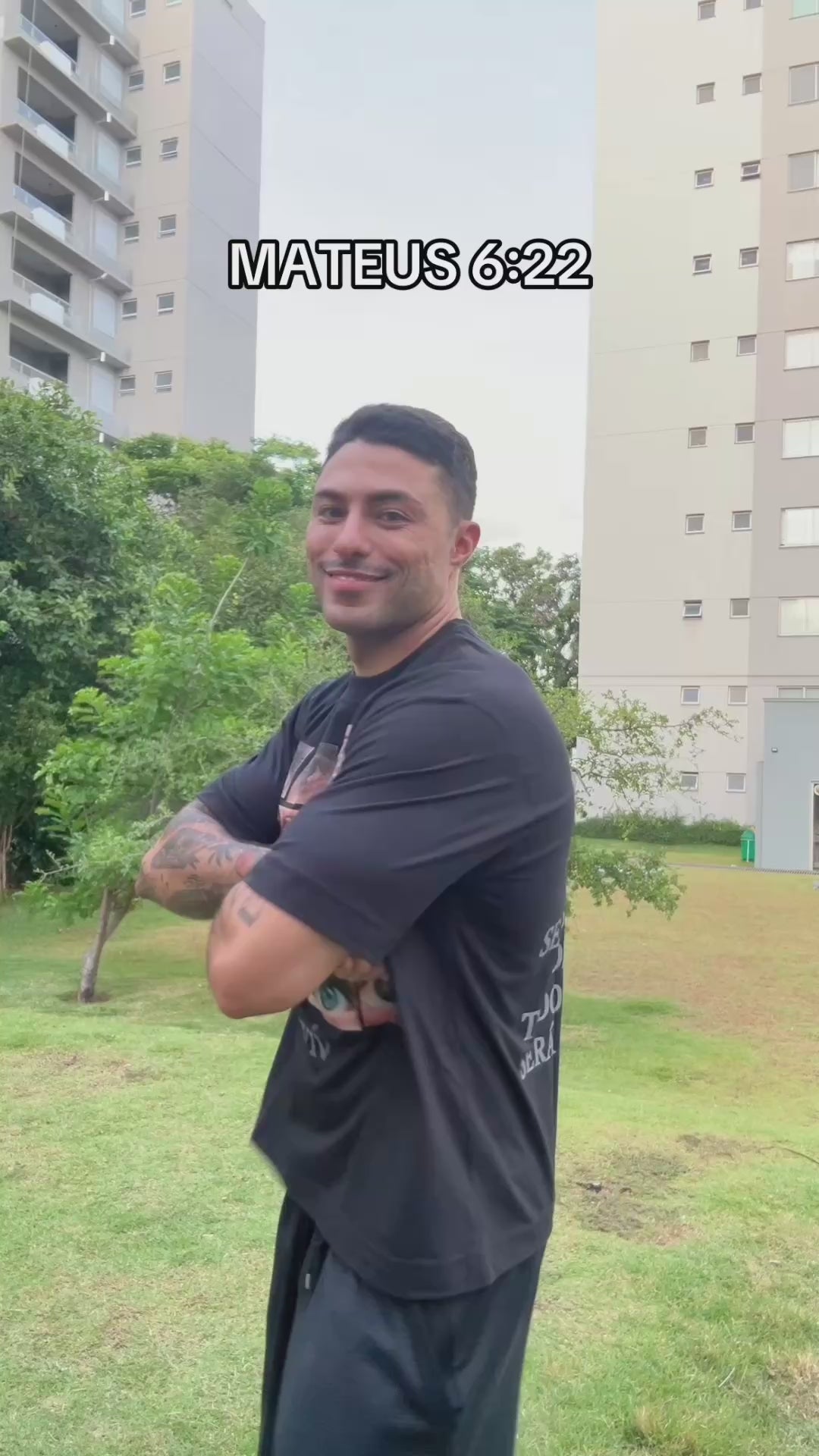 CAMISETA OVERSIZED 'OLHOS' [FRENTE E COSTAS]